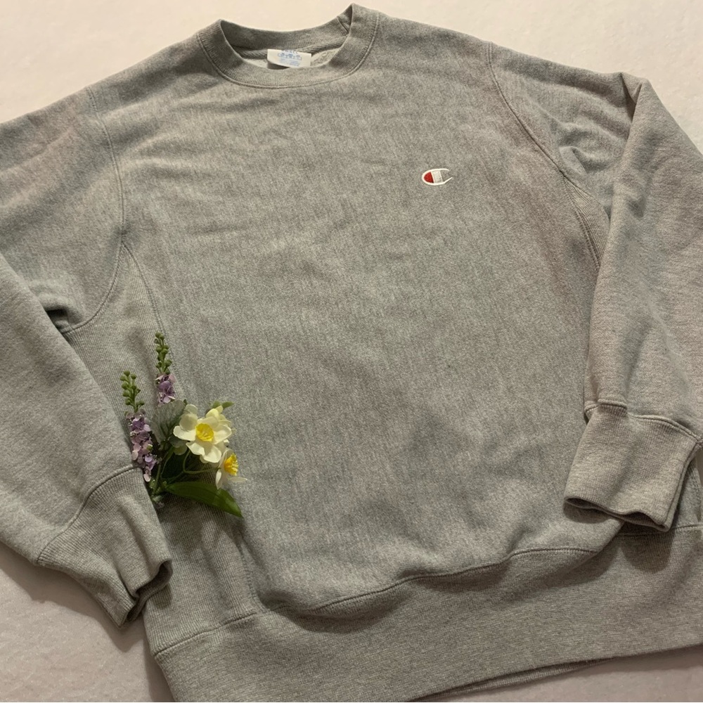 Simple Champion Crewneck!